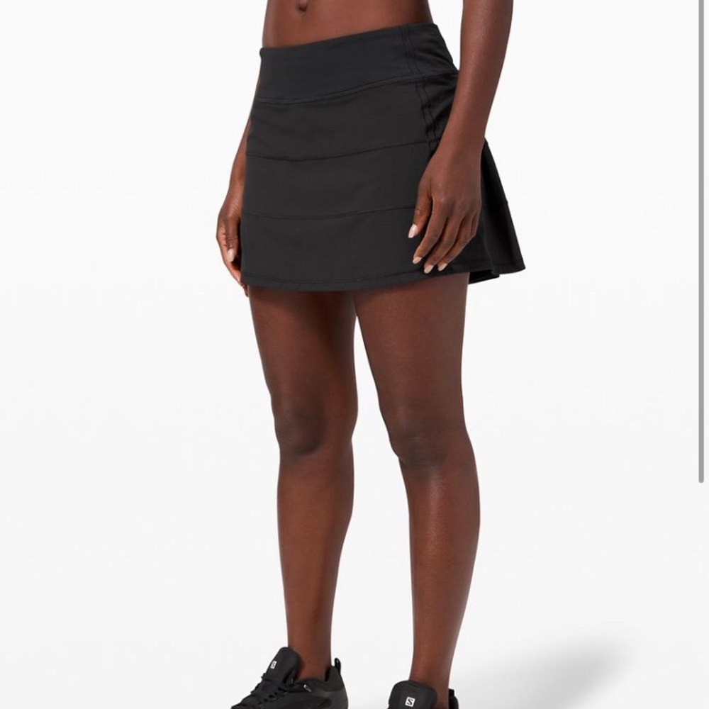 BLACK LULULEMON SKIRT